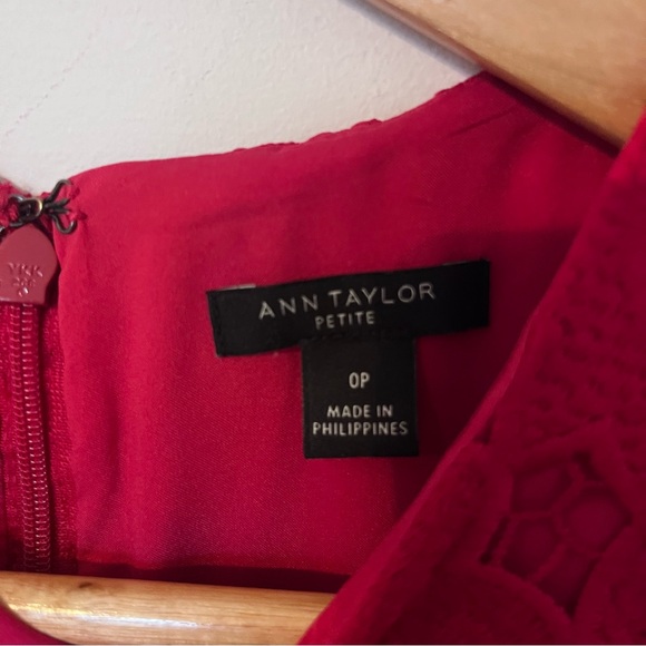 Ann Taylor sheath lace overlay midi dress red women’s size 0P - Picture 6 of 9